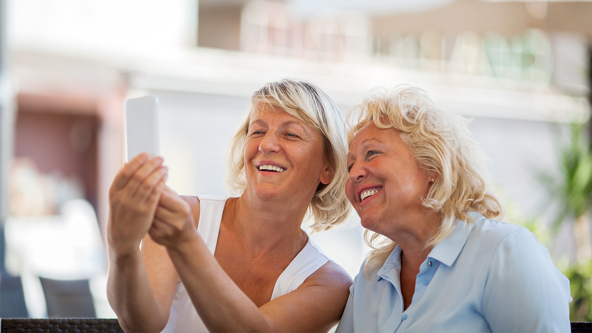 pomagamy-seniorom-eu